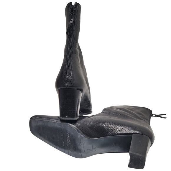 Stuart Weitzman Ankle Boot Black Leather Square Toe Center Zip Back Size 8M - Picture 9 of 9